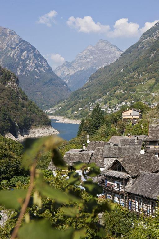 Hotel Al Lago Vogorno Exterior foto